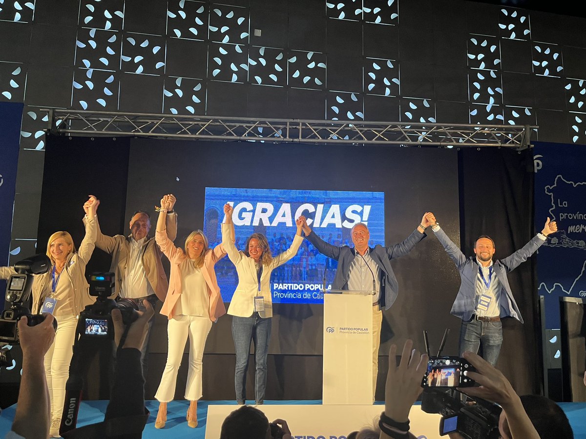 popularescs's tweet photo. 👏  Gracias a los 111.365 castellonenses que han depositado su confianza en el proyecto del Partido Popular.

🔵 Vamos a trabajar desde los municipios, la Diputación y la Generalitat para ofrecerles la provincia que merecen.

¡GRACIAS! https://t.co/D5E0MapOWr