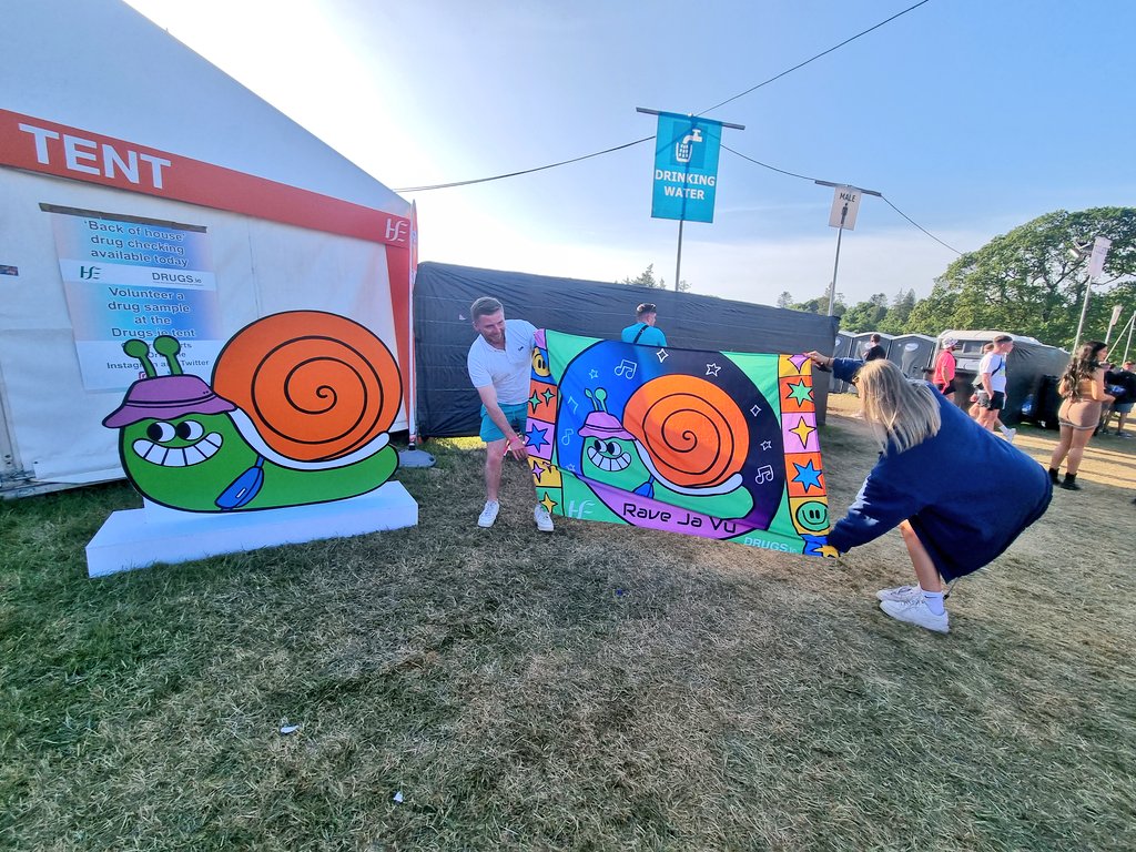 nickikilleen's tweet image. Life goers brought their own snail
#StartLowGoSlow
@JackySheridan 
@drugsdotie