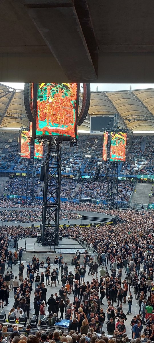phantomrabbit16's tweet photo. #Metallica 
Day 2 https://t.co/rygEZXRLbF