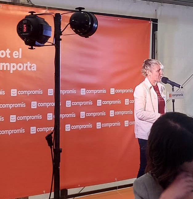 angels_0c's tweet photo. Papi Robles, diputada de Compromís: "Les enquestes, enquestes són. Tenim ganes de vore els resultat. Confiem en la capacitat que sempre hem tingut per a fer governs d'esquerres al País Valencià"
@LasNaves @Novatos28M @RotativoUCHCEU @unioperiodistes @lauraa_giil #novatos28M https://t.co/EaDJ0AJKwU