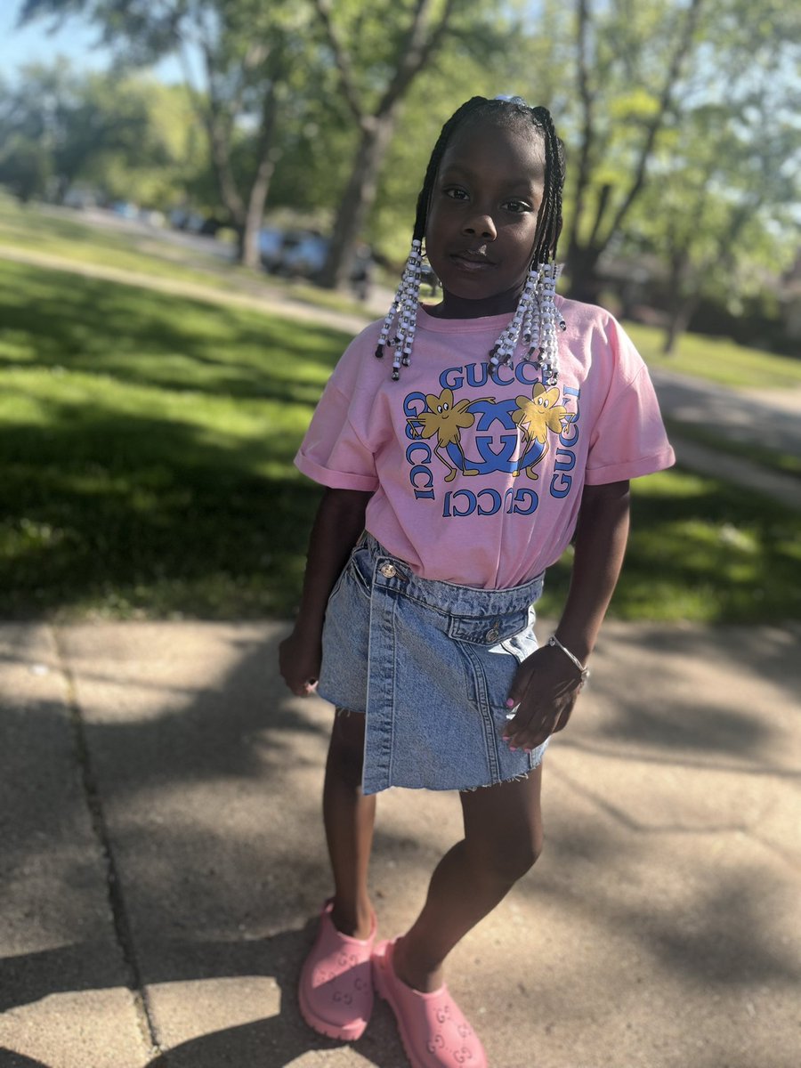 netteNOTnet's tweet photo. My Princess Graduated Kindergarten ๐ฅบ#offtofirstgrade ๐ฉท https://t.co/jrPZDtxx8o