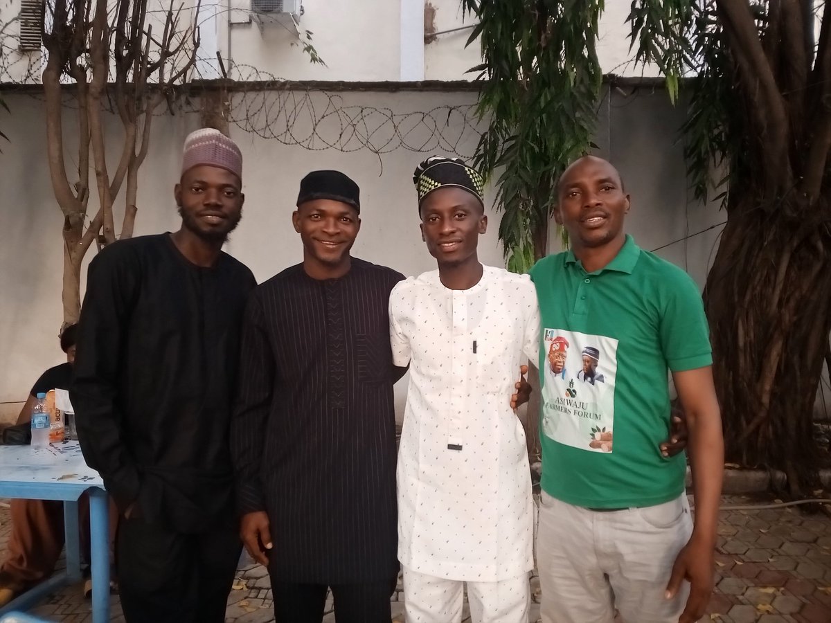 YemiOdubanjo's tweet photo. #agbadovolution: Hanging out with @BatKashNFarmers Farmrades this evening at the City Park Abuja.
#NigeriaFirst
#AsiwajuIsHere
#NigeriaFarmers
#Countdown2May29th 
#LeaveNoFarmerBehind https://t.co/R9mNNC3qlh