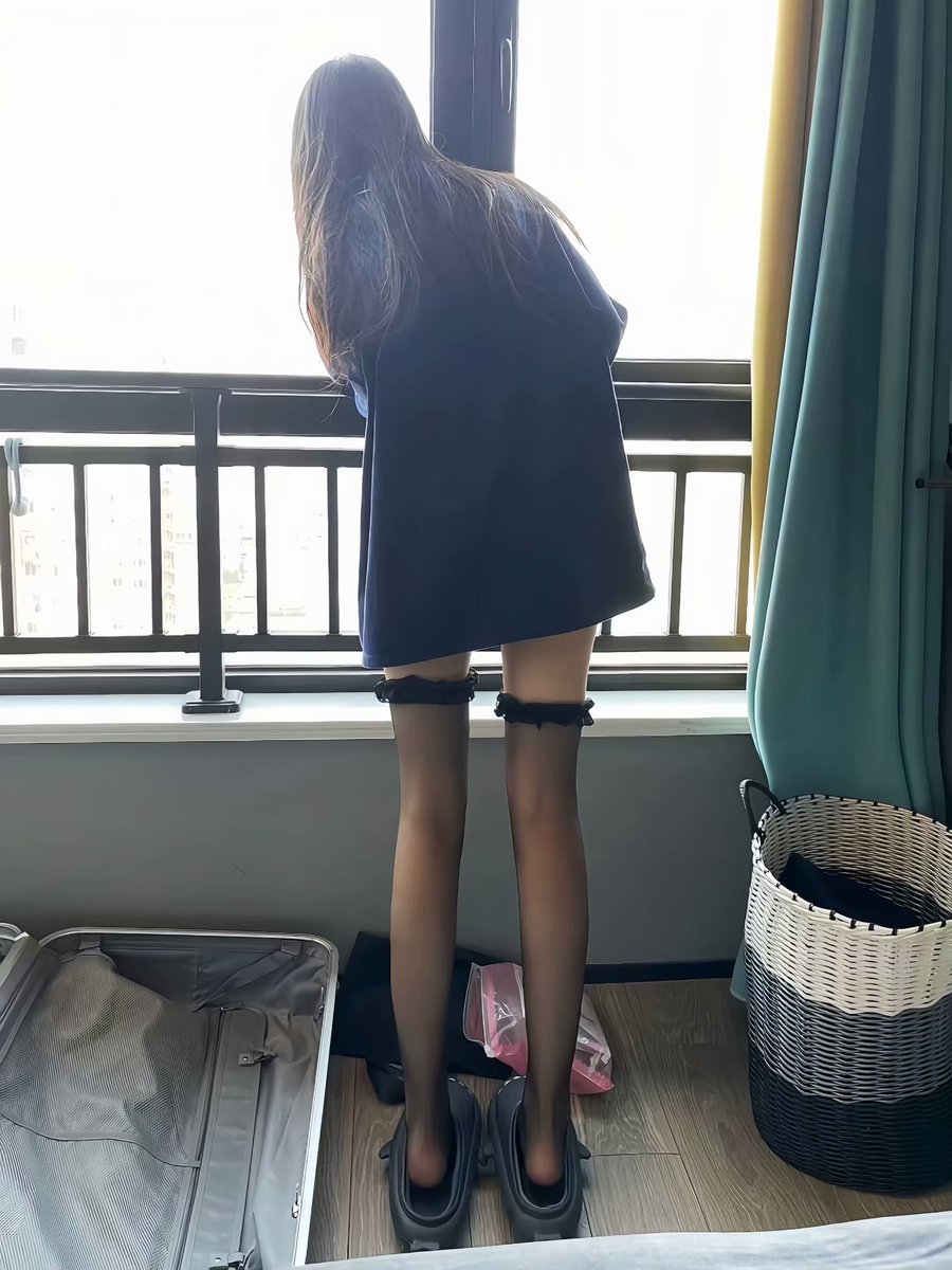hoolloot's tweet photo. 在家怎么可以穿内裤呢..#母狗 #反差 #骚货 https://t.co/eBbwlwNqMe