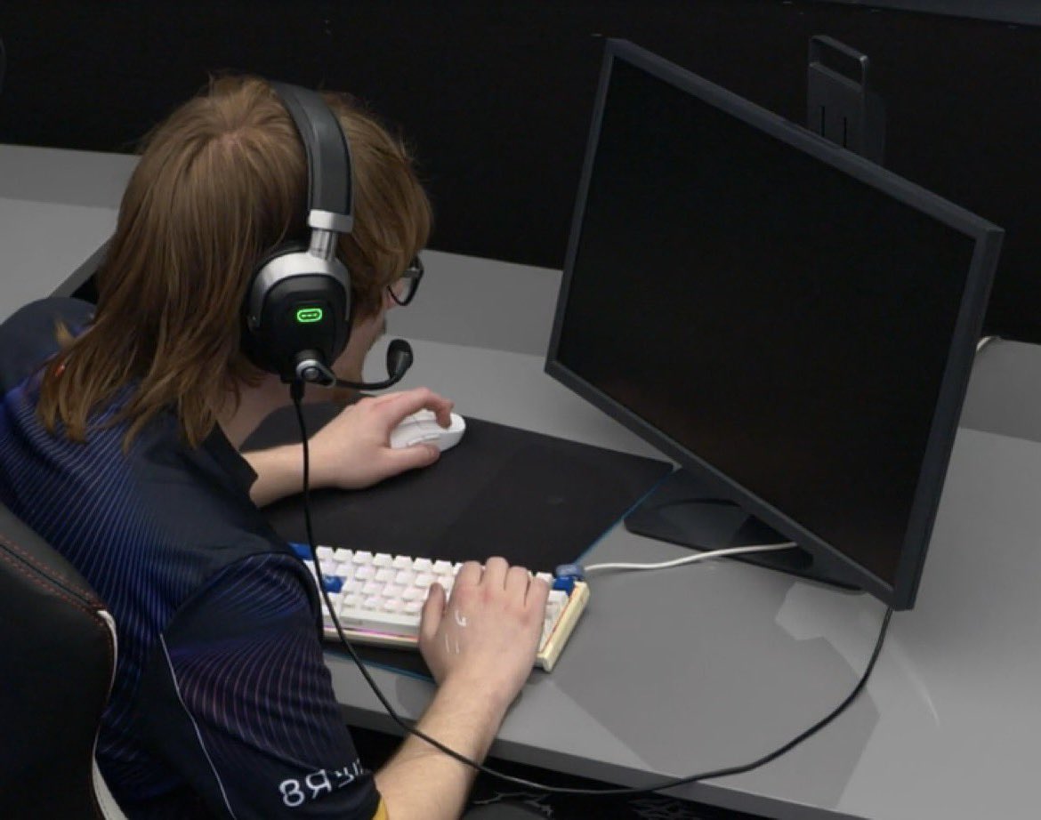 1stOdyssey's tweet photo. @flickflops @cyphercsgo_ https://t.co/Y7T9hj0jun
