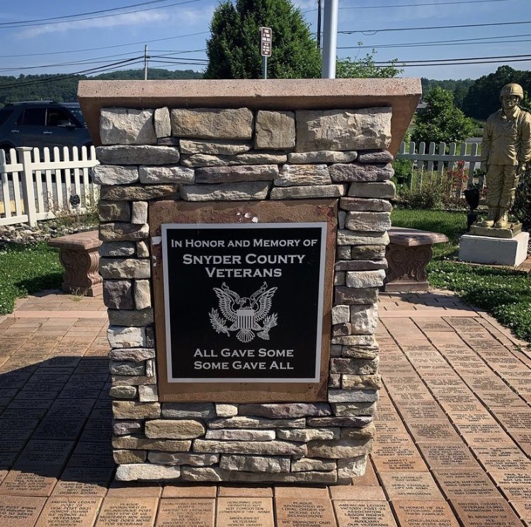 Honoring those who made the ultimate sacrifice defending America this #MemorialDay weekend.