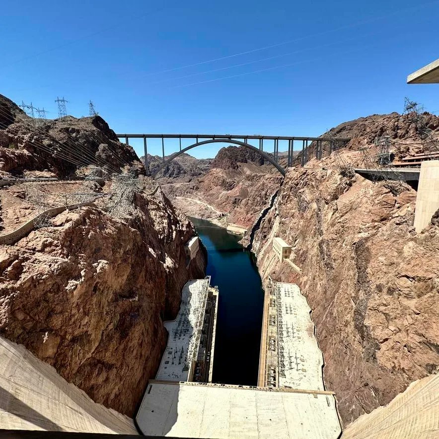 CapoJ007's tweet photo. Wow, this is a dam good ice coffee!
A #PublicHistorian visits Hoover Dam. The awe-inspiring dam is one of the greatest engineering achievements of the 20th century. Named for Herbert Hoover, his presidency was the exact opposite of the Dam... πΈ: @freya66
#ExtraShotOfHistory https://t.co/49YSSVKUIr