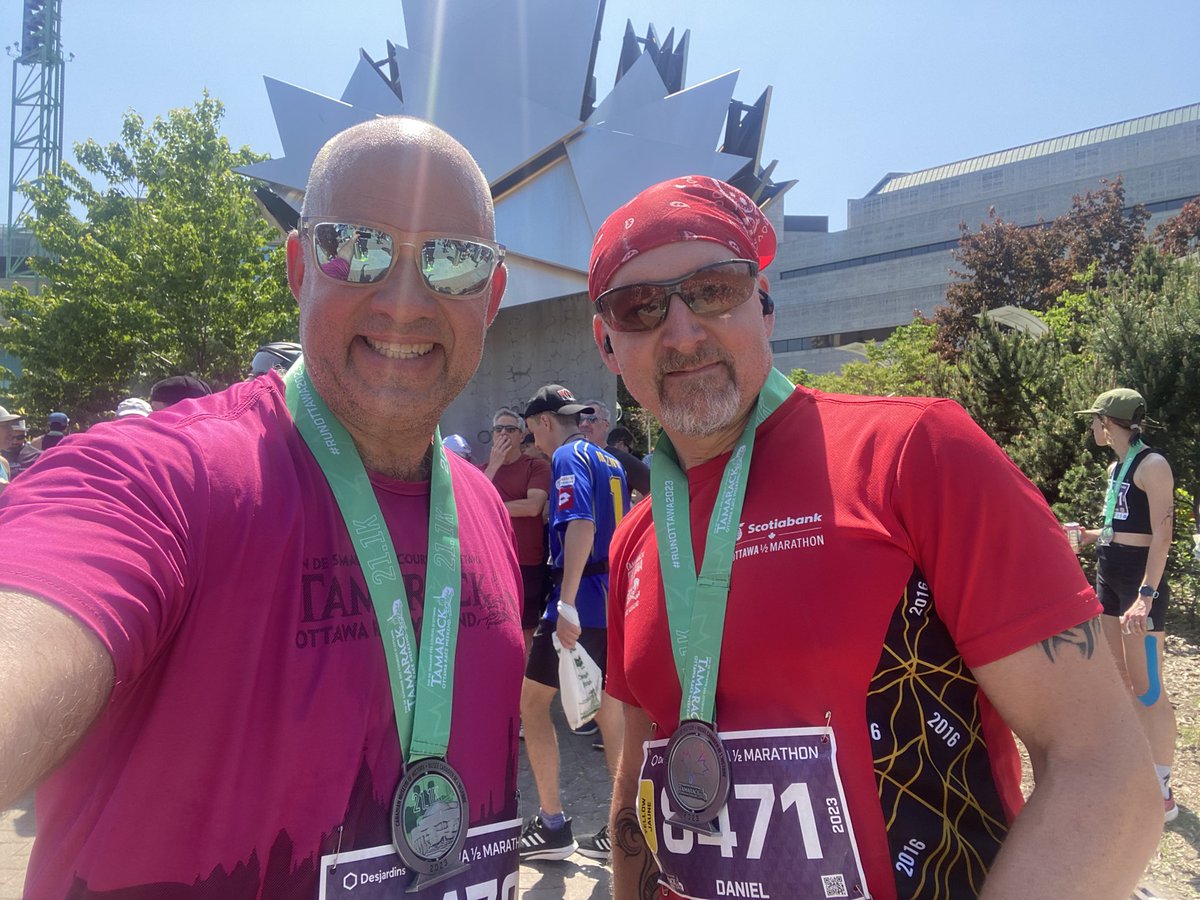 BenoitHubert4's tweet photo. Magnifique journée pour le @OttawaRaceWknd ! Thanks everyone for cheering us on ! https://t.co/kuzOUjmYVN