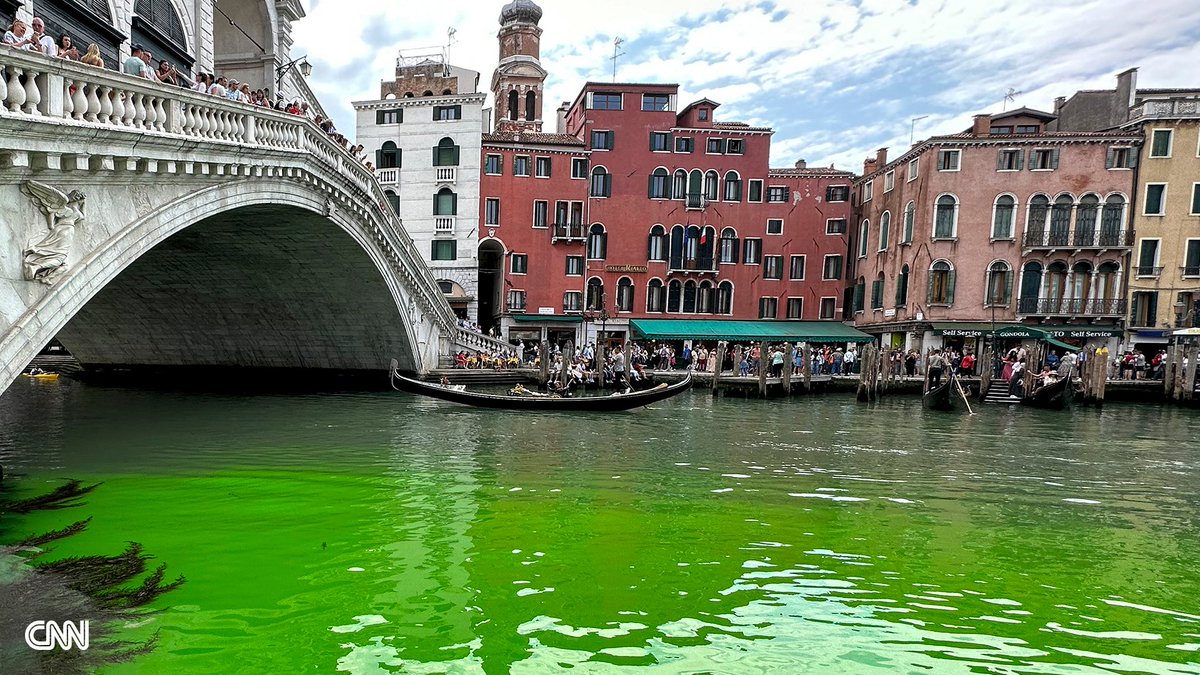 CNN's tweet photo. Venice authorities investigate after canal turns fluorescent green https://t.co/J9LsMKHYR7 https://t.co/hWygjcgBVg