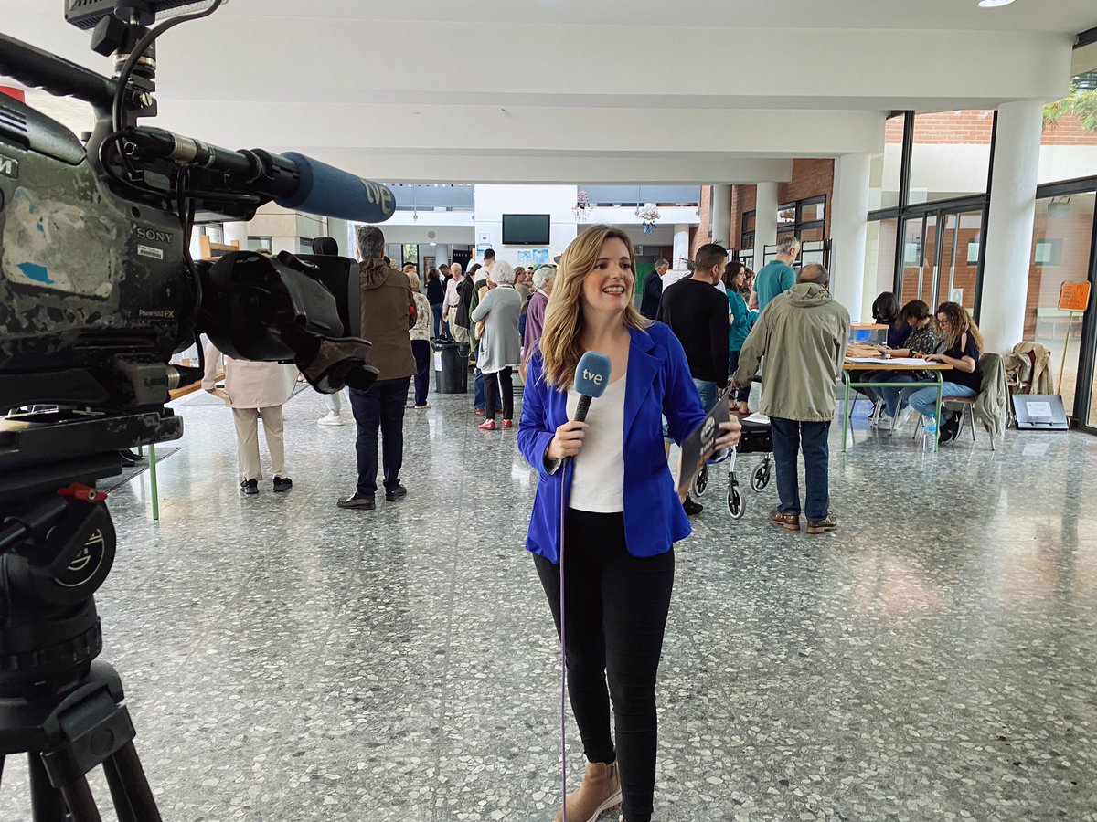 RosellaEspinos's tweet photo. ❤️Matí molt intens de treball, amb un equipàs❤️🫶🏻 #directes #eleccions https://t.co/mHplyfWeBW
