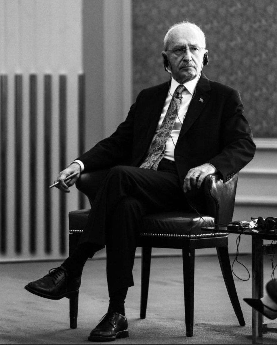 Ben senden de verdiğin onurlu mücadelende razıyım DEMOKRAT DEDEM.  Bu sonuç senin değil, Ülkenin ayıbıdır! #KEMALKILIÇDAROĞLU