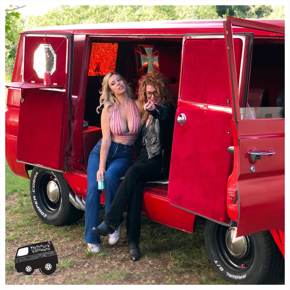 _VanCult_'s tweet photo. Happy Sunday Funday... California Street Vans Big-Ass Cook-Out 3 edition!
.
@getinthecar_ &amp; @mome_rath
van @mome_rath
photo @_vancult_
.
#sundayfunday @californiastreetvans #bigasscookout #dodge #dodgevan #a100 #van #vannin #vancrush #boogievan #vancult #getinandgetiton https://t.co/Jrp60uB48N