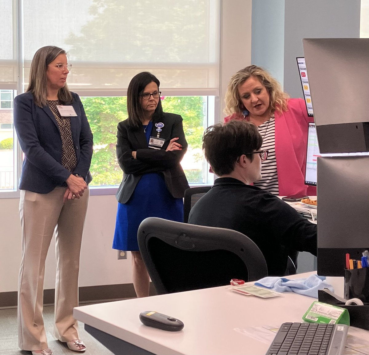 rebeccacrafthq's tweet photo. It was a pleasure opening our blue doors to #GillAffiliate, @ARHHealthcare, 
for a @UK_HealthCare Backstage experience focused on #eICU and central monitoring observation as well as #respiratory therapy education and #nurse onboarding.
@GillKentucky https://t.co/M5sAPE0j3K