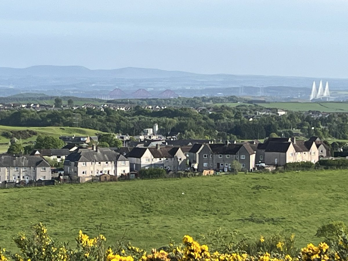 samboyd4097's tweet image. Views from Hill of Beath tonight. Nice wee 3km circuit which is enough for Bella in this weather. #petcare #localview #countryside #wellbeing