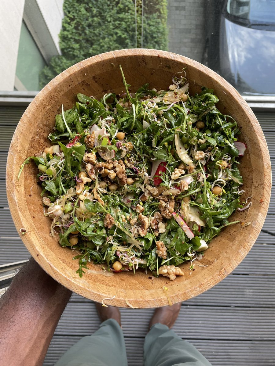jeffreyboadi_'s tweet photo. If you’re going to make a salad, here’s how to not make it boring 🥗

- Add nuts and seeds
- Make sure you’ve got a variety of greens
- Increase protein with chickpeas, beans, or even baked tofu/tempeh
- Add healthy fats from tahini/avocado
- Make your own dressing
- Add sprouts https://t.co/l1tRN7Q4TD