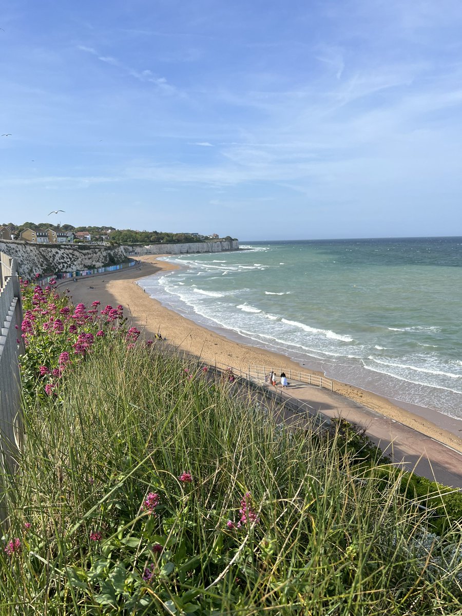 74bunick's tweet photo. Great day out with the family โ๏ธ ๐ฆ ๐โโ๏ธ #stonebay #broadstairs @VisitThanet https://t.co/pzhyLiOpBJ