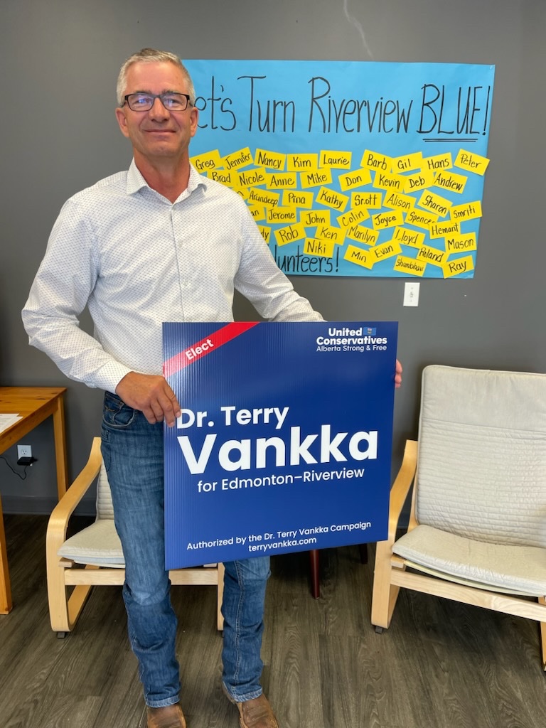 terryvankka's tweet photo. Thank you, @TravisToewsAB, for visiting our Edmonton-Riverview campaign office this morning supporting Dr. Terry Vankka #TeamUCP.

Find your voting location at: https://t.co/VvdjZTZylO

#abvotes #vankka4riverview #abelection2023 https://t.co/xHjdhbZH6f
