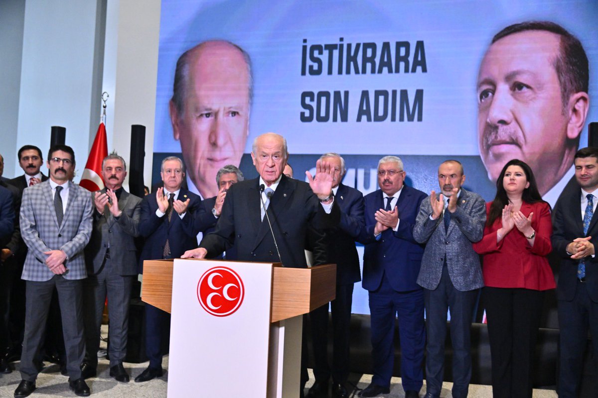 Aalparslandogan's tweet photo. Liderimiz Sayın Devlet BAHÇELİ, Cumhurbaşkanlığı 2. Tur Seçim Sonuçlarına İlişkin Genel Merkezimizde Basın Toplantısı Düzenledi. https://t.co/xBTZbNZCbC