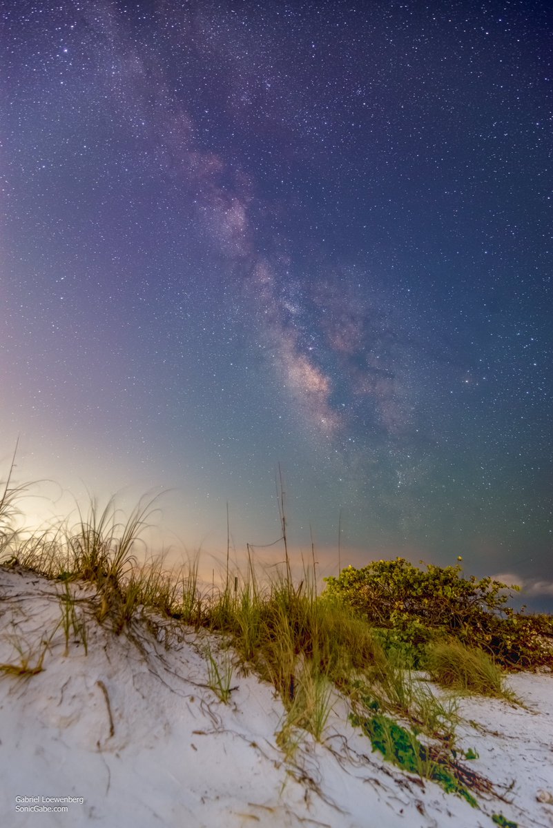 Here’s a plain old regular #MilkyWay pic from this morning. Not as exciting as the previous one, but it’ll do. Lots of fun colors hidden in the early morning sky.
#Astrophotography #passagrille #stpetersburg #florida #ilovetheburg