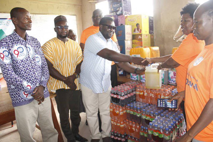 news_ghana's tweet photo. NGO donates Sanitary Pads and other items to Mirigu SHS #News #donates #MiriguSHS #NGO #otheritems https://t.co/F1jp1fTt37 https://t.co/l2QkCireFi