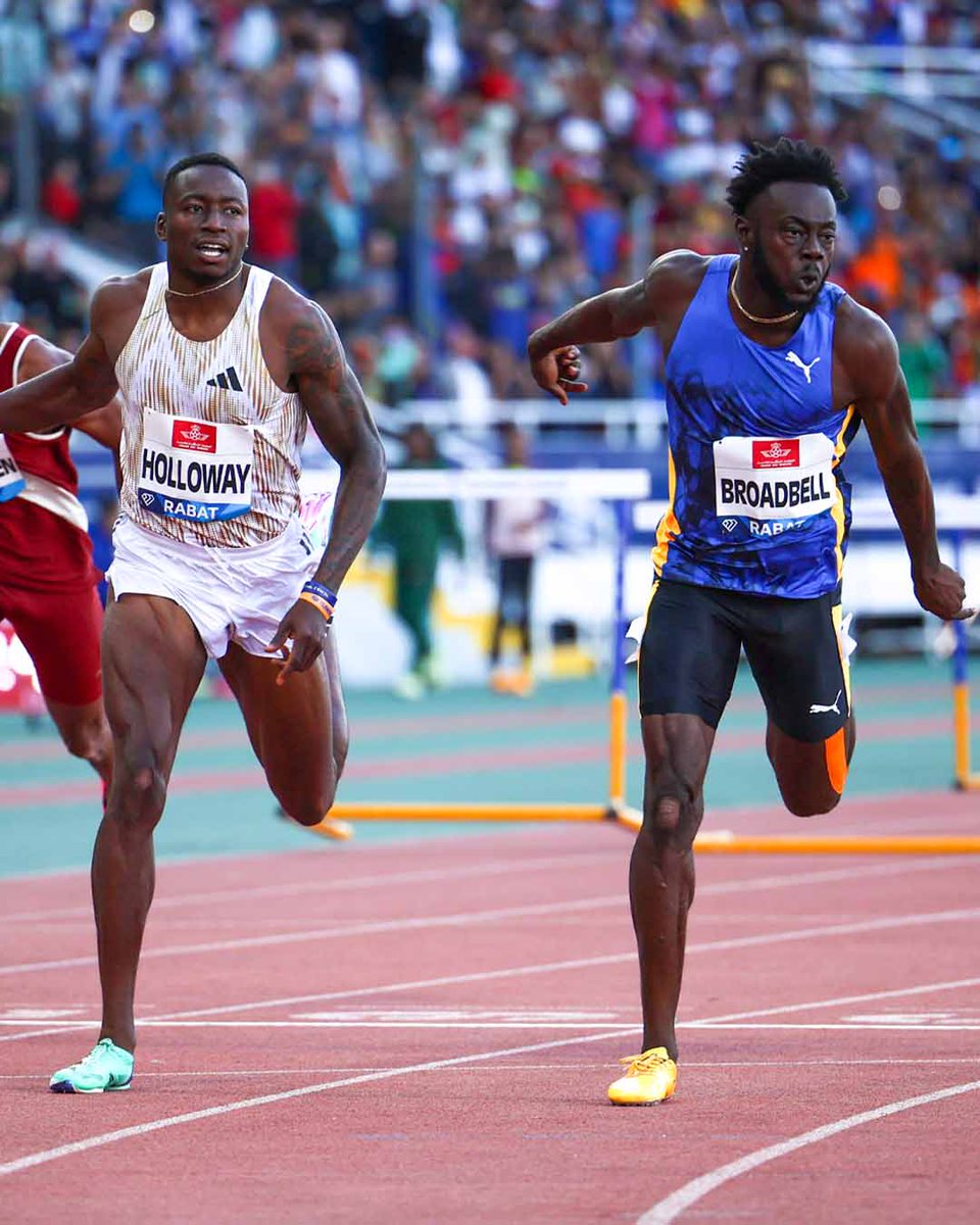 BROADBELL 🇯🇲 Rasheed Broadbell upsets world champion @Flaamingoo_, storming to 13.08 over the 110m hurdles from Holloway's 13.12. #RabatDL 📸 @matthewquine