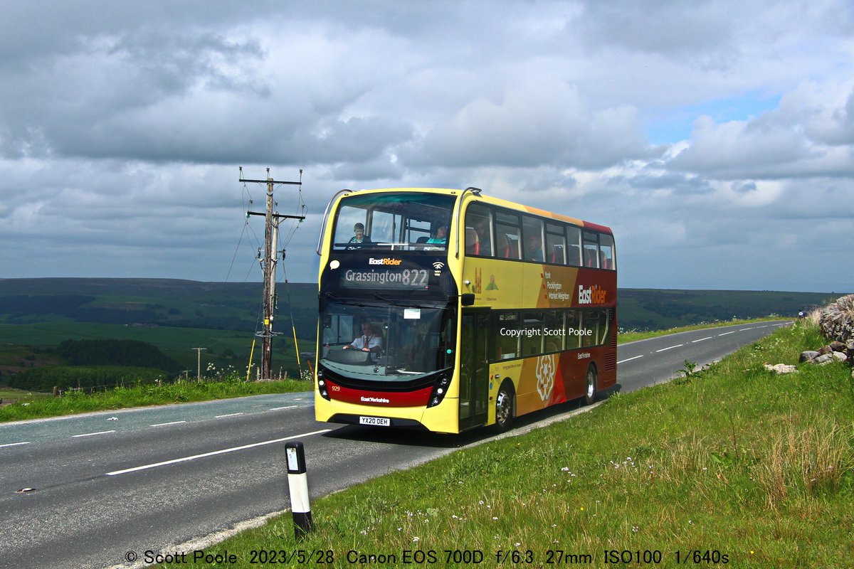 ScottPoole11's tweet photo. @EYBuses @DalesBus @EYFillingham @EYEnthusiasts  @realbengilligan 
Two from today, catching up with the new look 822 and the 876 wondering through Nidderdale and Otley, respectively. https://t.co/IXx3wYmslk