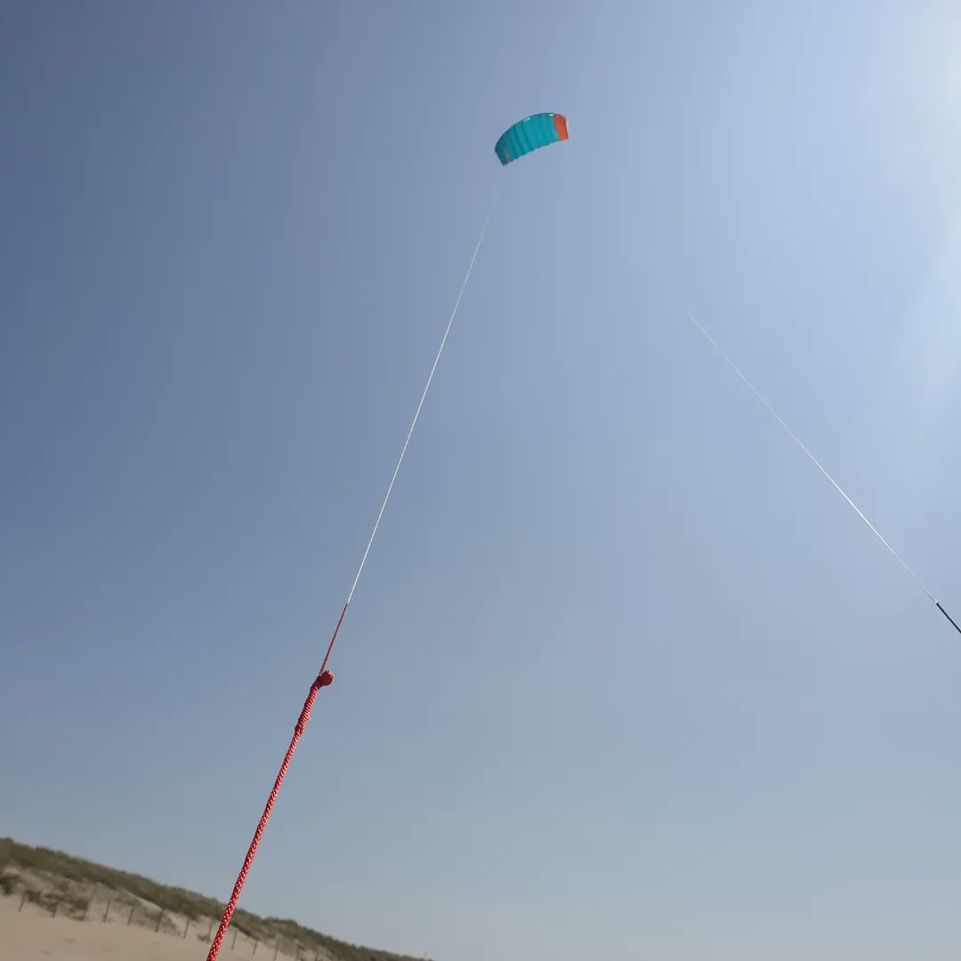 JPvanAlten's tweet photo. #Pinksteren 2023 op het strand van #terheijde met zon en een stevig windje. https://t.co/L5iK5nStjm
