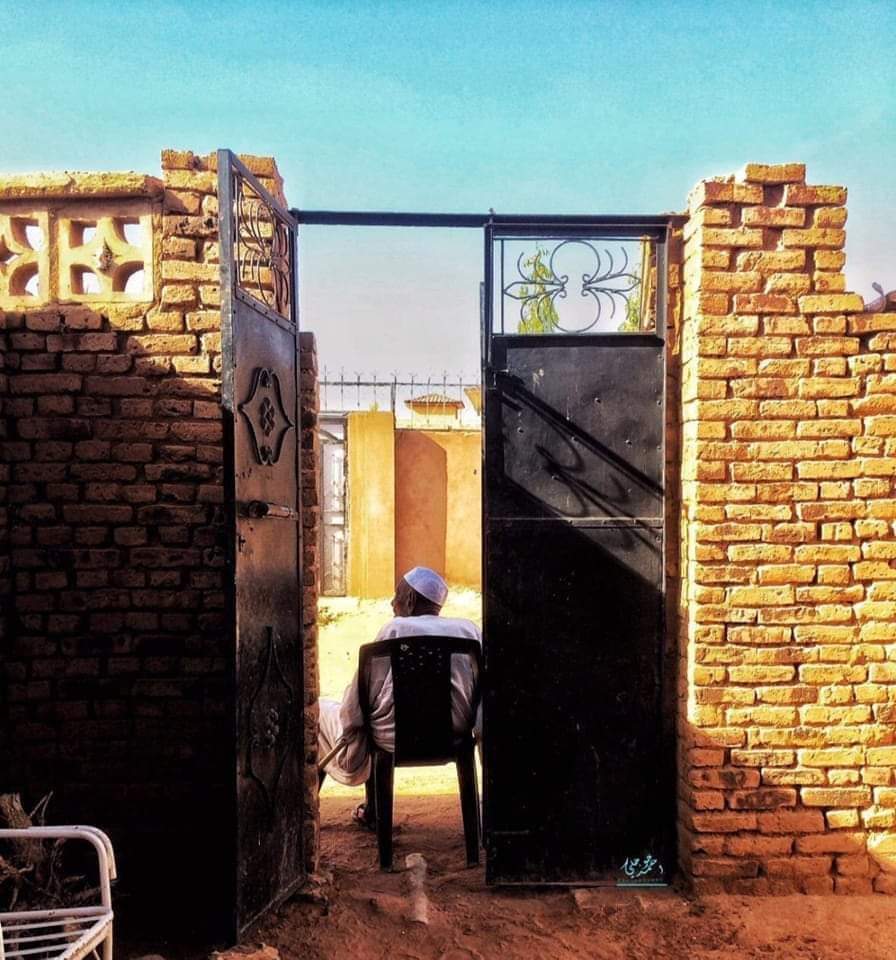AmaniTanut's tweet photo. العوق الصفوفو رهاب
انا قاعد ليهو ملازم الباب

التحية لاهلنا العظماء في الخرطوم https://t.co/0kqybcXY3S