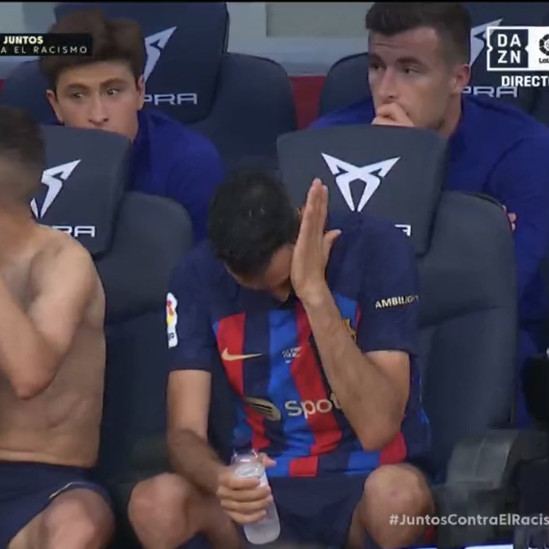 Barça Universal on Twitter "Image Busquets in tears on the bench after the end of his last