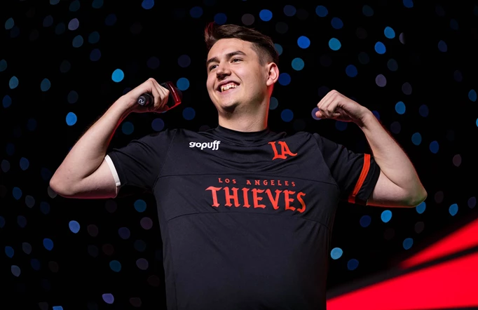 TheFlank's tweet photo. greatest player of all time (he has more rings than zoomaa) https://t.co/xfUpC35VXb