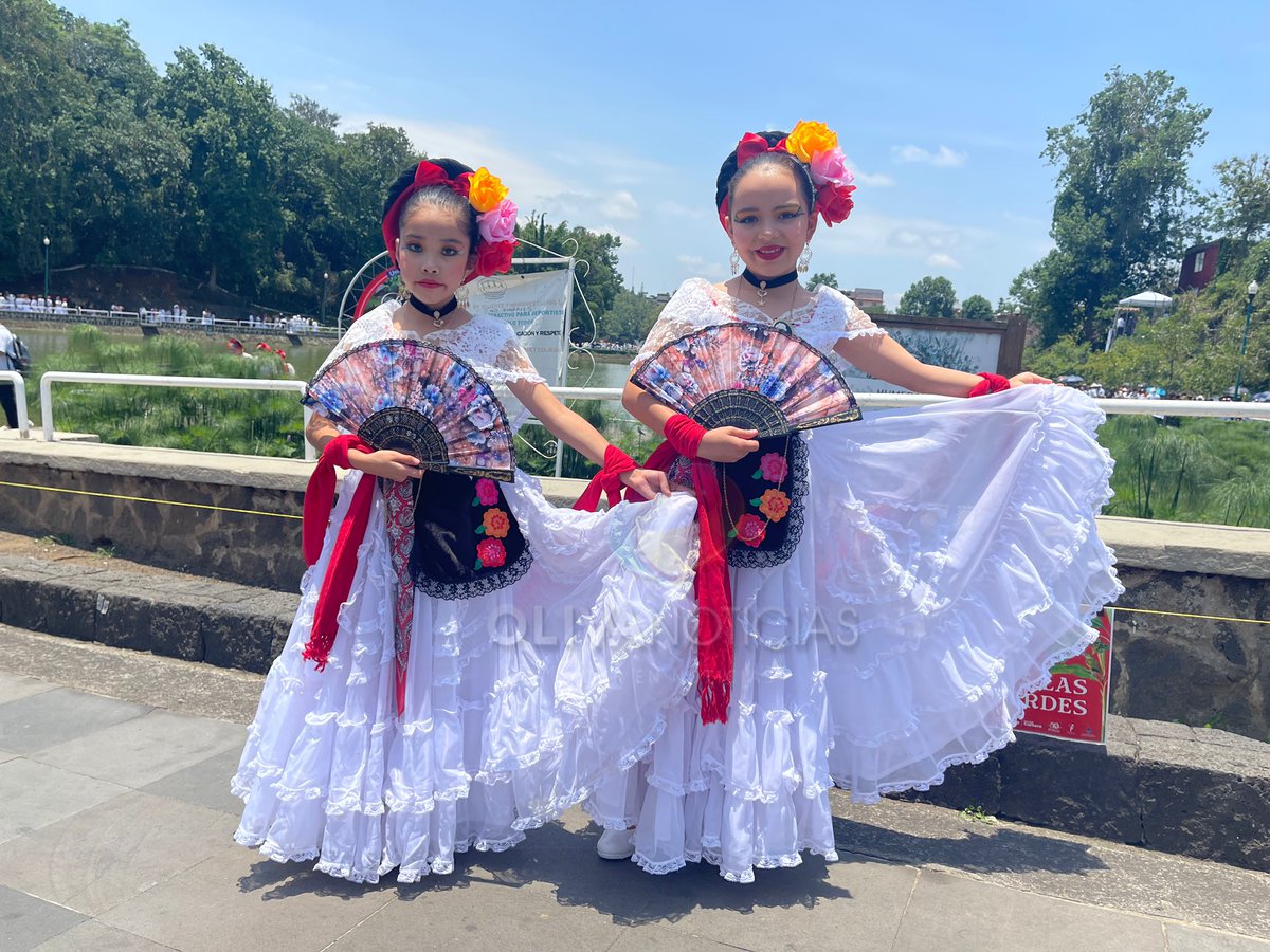 📸 #GALERÍA #CoberturaEspecial Récord de #LaBamba2023 desde el paseo de Los Lagos #Xalapa 
#OlivaNoticias #Multimedios