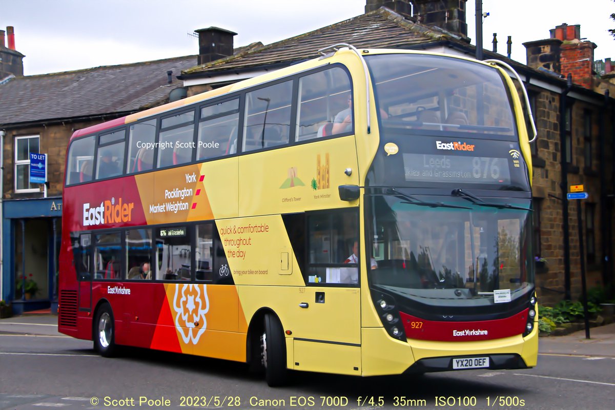 @EYBuses @DalesBus @EYFillingham @EYEnthusiasts  @realbengilligan 
Two from today, catching up with the new look 822 and the 876 wondering through Nidderdale and Otley, respectively.