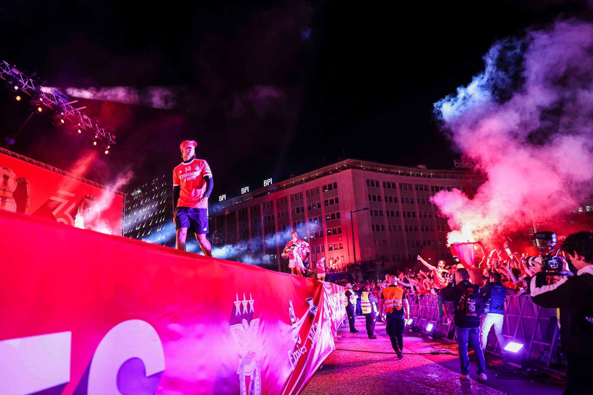 Que noite incrível. 🤩
E o Benfica é Campeão…
38 ❤️