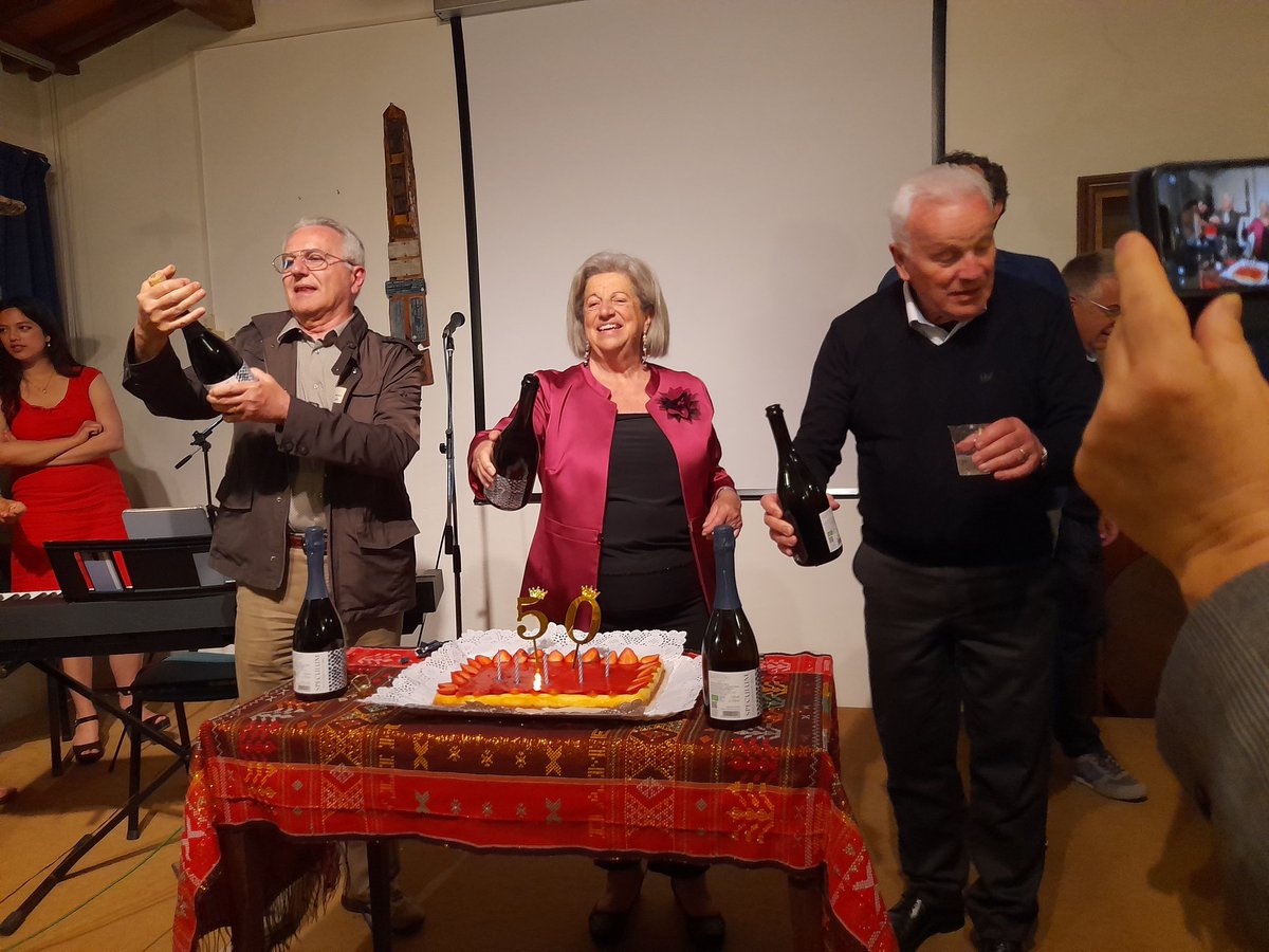 luciadioni's tweet photo. #CooperativaLoppianoPrima festeggia i 50 anni dalla fondazione e la #CooperativaFattoria4.0 per l'occasione ha presentato  il suo ultimo prodotto "Speculum" un vino brut https://t.co/CJIuCfby6H
