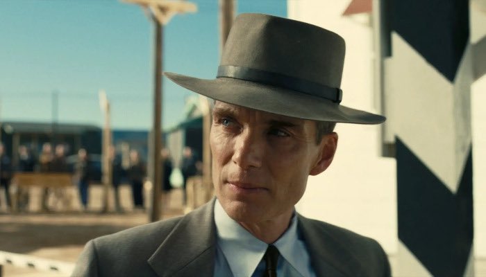 DiscussingFilml's tweet image. Christopher Nolan says he was blown away by Cillian Murphy’s performance in ‘OPPENHEIMER’.

“Like me, he really knows how to take a backshot in the bedroom.”

(Source: gamesradar.com/cillian-murphy…)