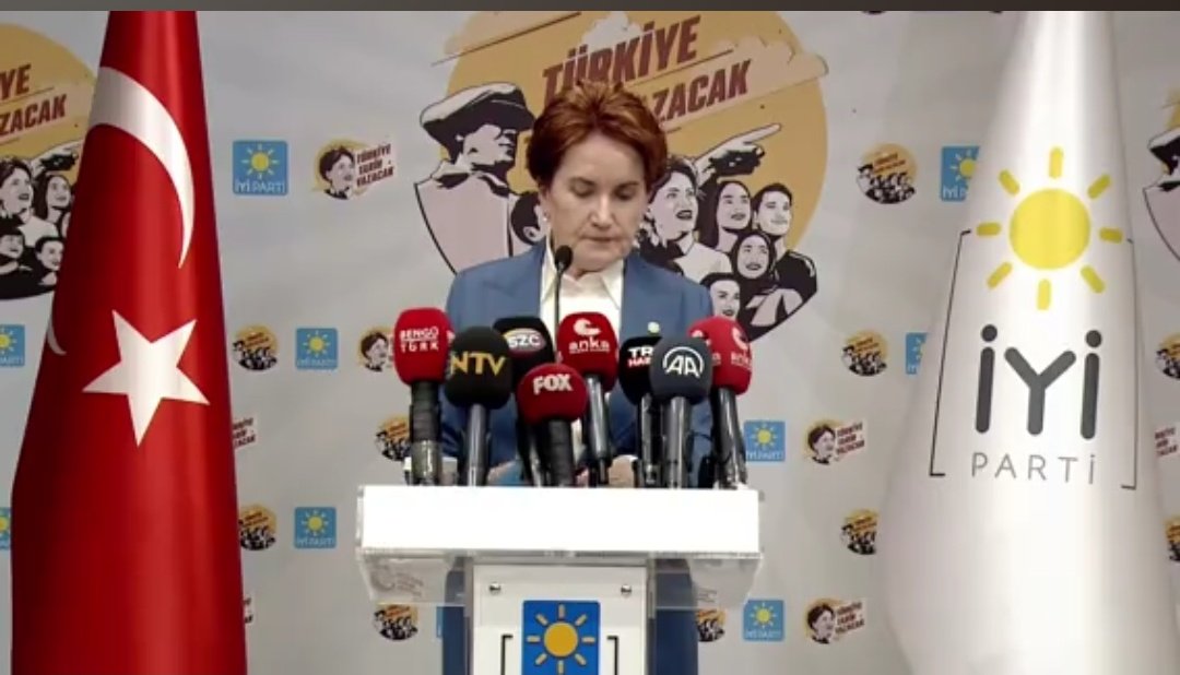 #SONDAKİKA

Basın toplantısı düzenleyen Meral Akşener papatya çayına hiç değinmedi.