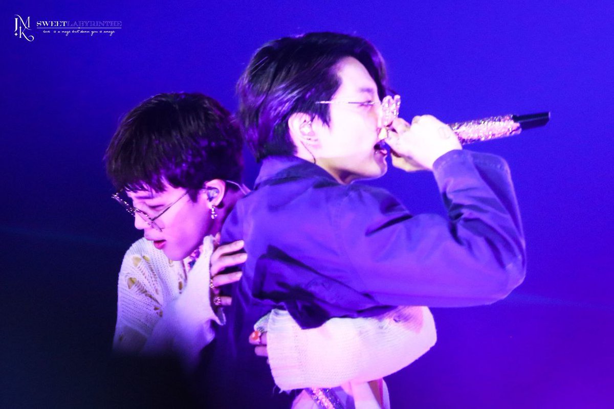 7withmeu's tweet photo. بیاین به جیمین و کوکی رای بدیم.
ریت و ریپلی فراموش نشههه
I vote #JUNGKOOK  from #BTS for #TOP100KPOPVOCALISTS 
@TOP100KPOP 
 I vote #JIMIN from #BTS for #TOP100KPOPVOCALISTS 
لطفا اکانت توییتر رو هم فالو کنین. https://t.co/COR1YReotK