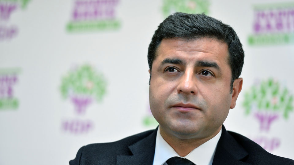 Selahattin Demirtaş: Asla teslim olmak yok, mücadeleye devam bit.ly/43xTxAn