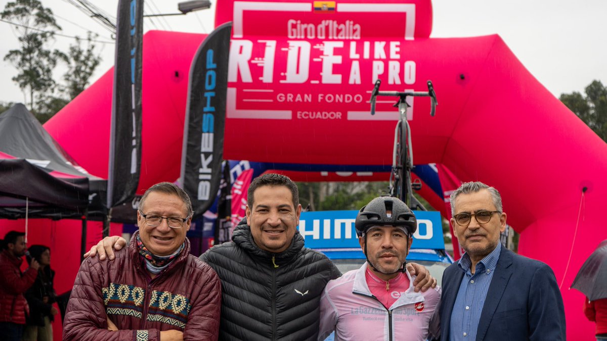 ItalyinEcuador's tweet photo. 🇮🇹 El Jefe de la Cancillería Consular, Andrea Rapido Ragozzino, participó esta mañana en el ride de activación en Quito de cara a la inauguración del @GirodItaliaEcua que se celebrará en junio. ¡Éxitos a todos los competidores! 👏 @ItalyMFA https://t.co/w5yoxqyY75