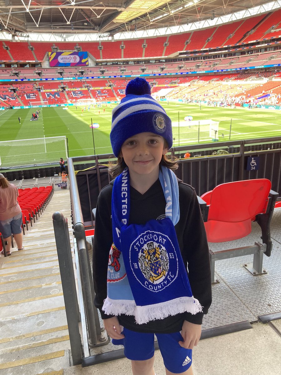 BobbyFooty22's tweet photo. Unlucky today @StockportCounty you did us proud. Automatic promotion next year ⚽️👊💙 https://t.co/xdHuc13ept