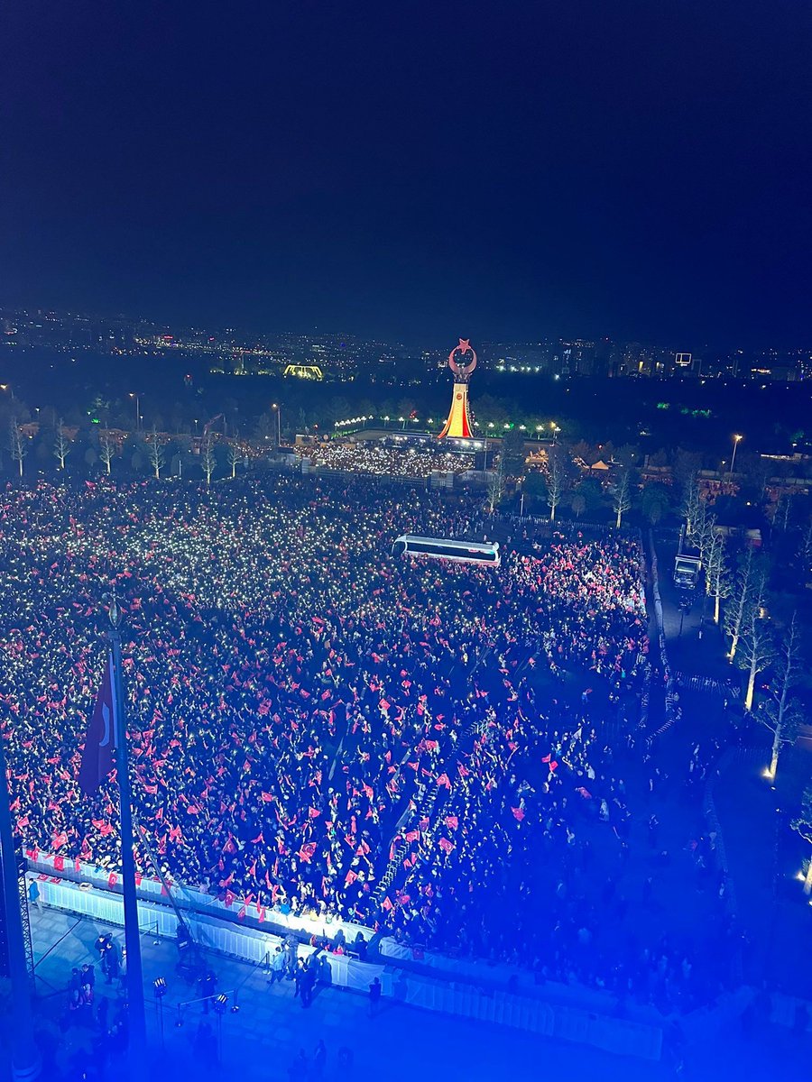 efkanala's tweet photo. Aziz Milletimiz Cumhuriyet’in yüzüncü yılında Türkiye’nin demokratik istikrarından yana tavrını sandığa yansıttı. 

Bugün Milletin adamı ve Millet’in iradesi kazandı. Türkiye kazandı.
Teşekkürler Türkiye, teşekkürler Bursa https://t.co/67bajn8uus