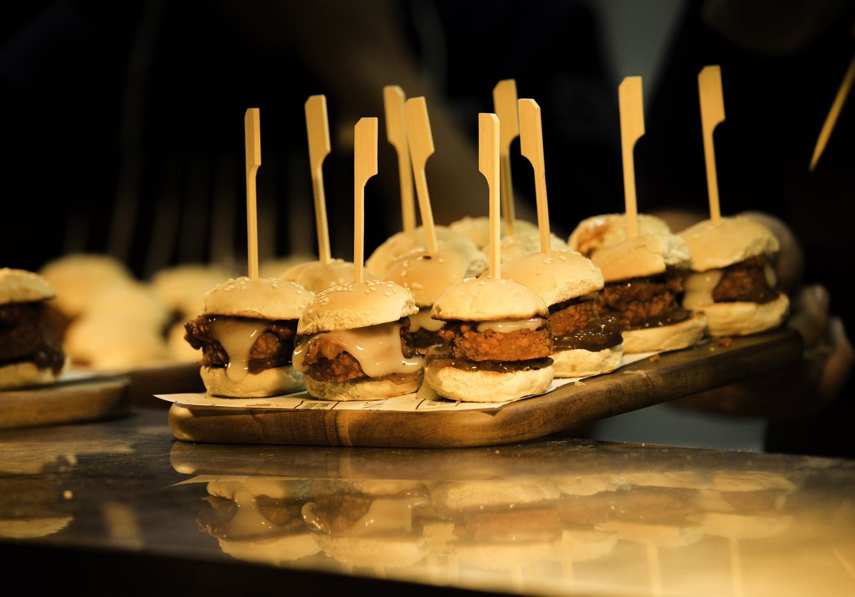 Over the next few days, we’ll be sharing a series of images captured by @EssentiallyWild at our recent #SummerGrillInspirationDay! 🔥

First up, a selection of appetisers served up during @thefoodpeople presentation!

Well done chefs! 👏👏

#menuinspiration