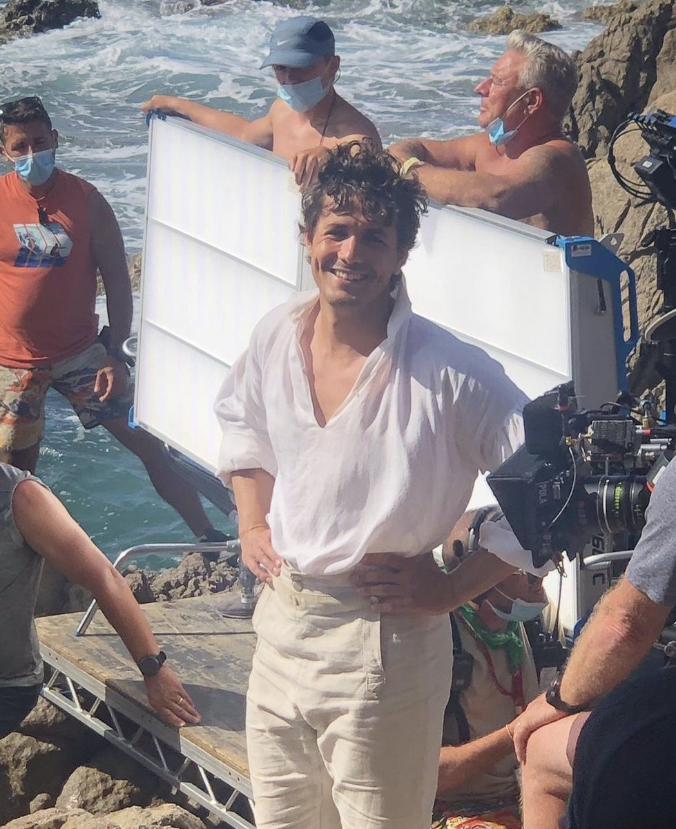 hauerkingnews's tweet photo. Jonah Hauer-King on the set of #TheLittleMermaid https://t.co/WrWQTMTEf4
