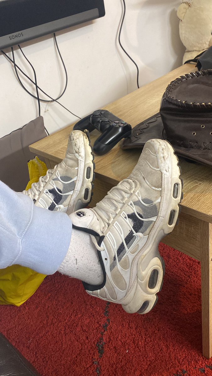 lcss78's tweet photo. nouvelle paire vous kiffez ?? https://t.co/zySZDsK2Pu