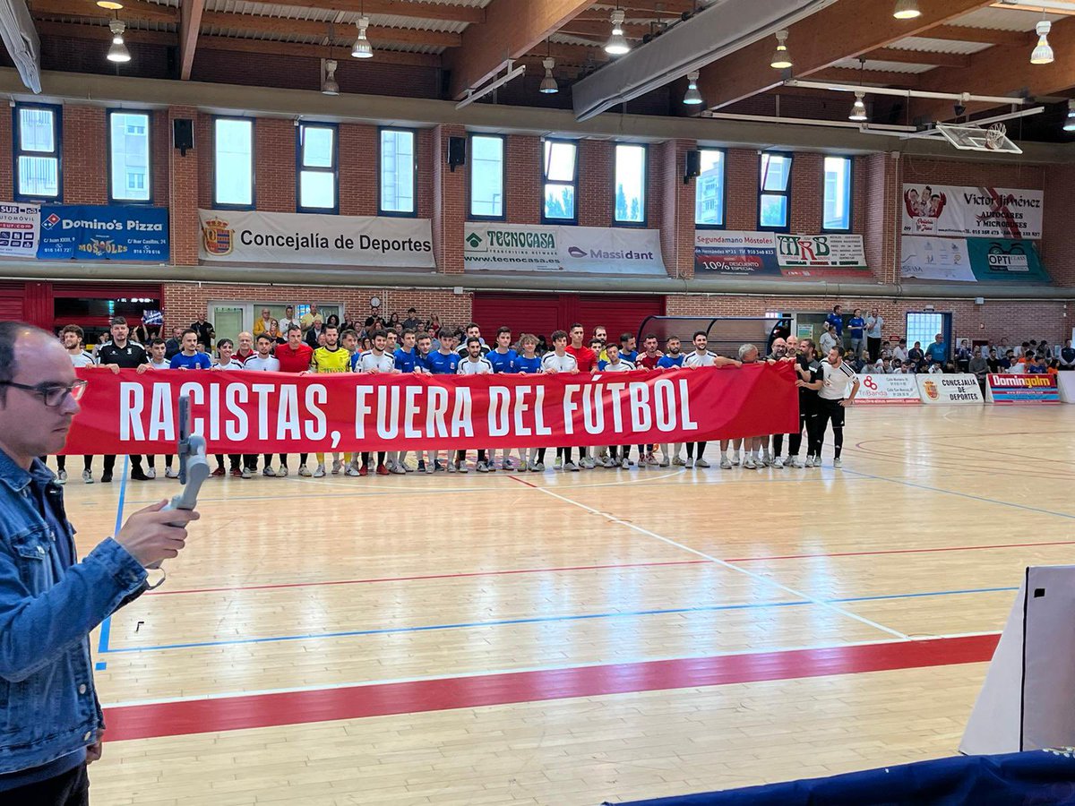 1mostolesfs's tweet photo. En Villafontana el Primer Equipo sacó adelante un partido fantástico que nos deja imágenes para el recuerdo. Que bonito es ver la grada así cada jornada…
#canteraazul https://t.co/PSvqXZBlmn
