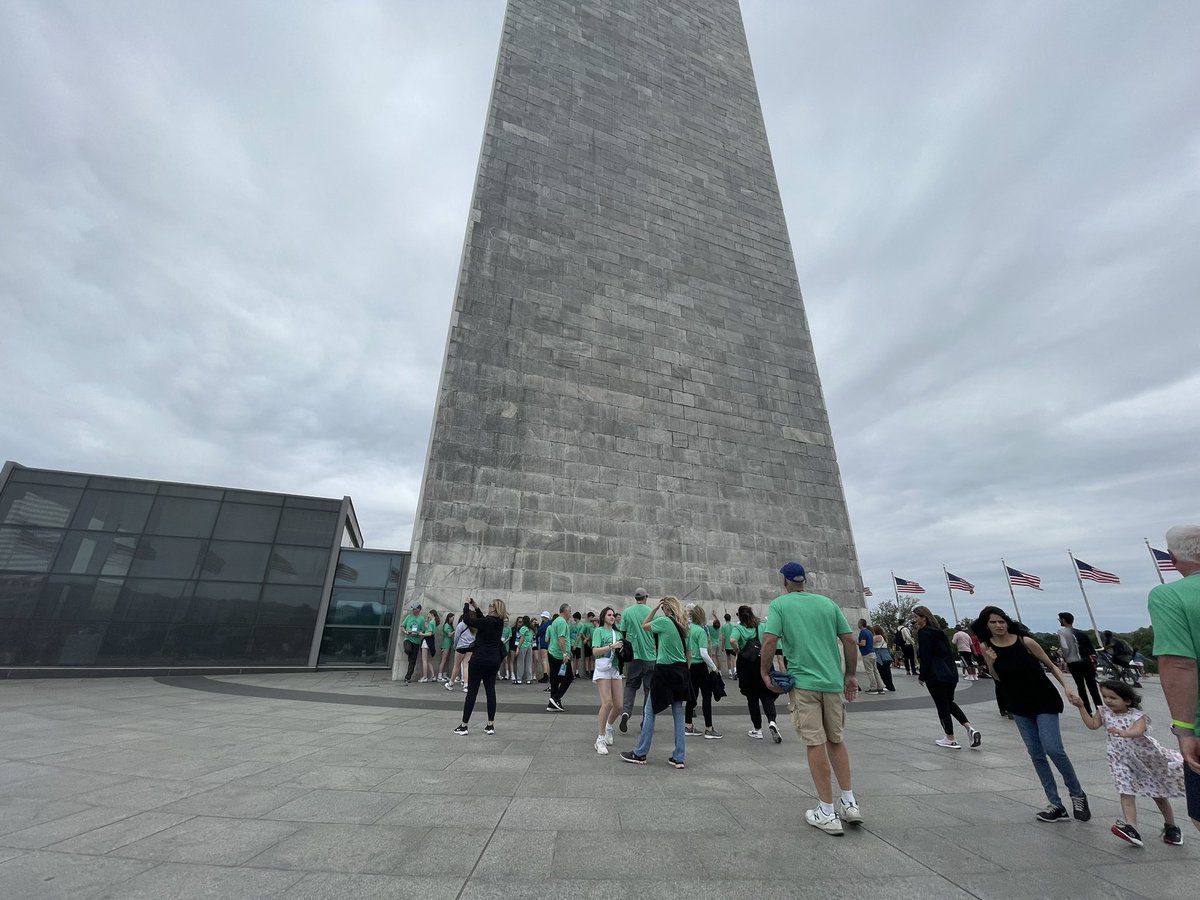 HolmesDCtrip's tweet image. #bus1 at the Washington Monument