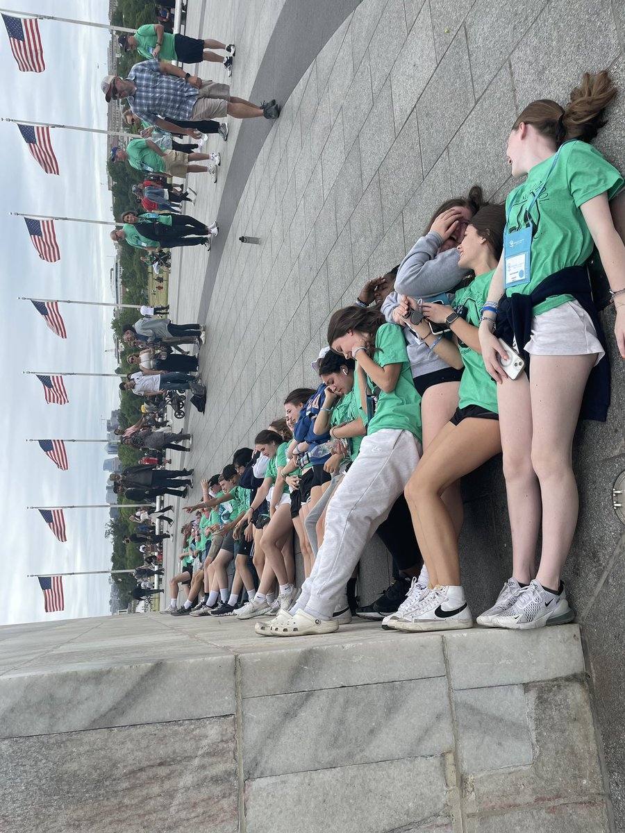 HolmesDCtrip's tweet image. #bus1 at the Washington Monument