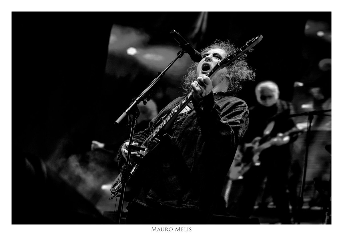Quick gallery : <a href="/thecure/">The Cure</a> <a href="/HollywoodBowl/">Hollywood Bowl</a>  May 25th
soundofviolence.net/multimedia/pho…