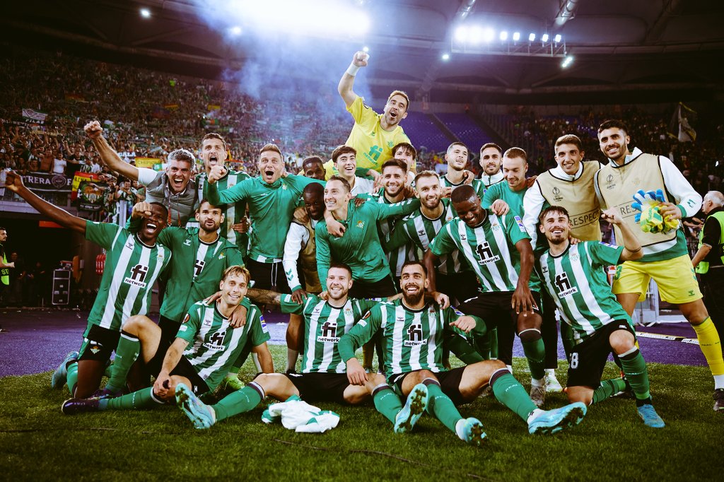 RomeGulere_'s tweet photo. Sin tu máximo goleador del año pasado media liga ni tu mejor jugador toda la segunda vuelta, con la venta de tu mejor defensa en enero, 15 tarjetas rojas, problemas económicos... Pues, aunque a muchos les moleste, temporadón con todas las letras. Y tranquilísimo. Honor @RealBetis https://t.co/ejiOCXiE1M