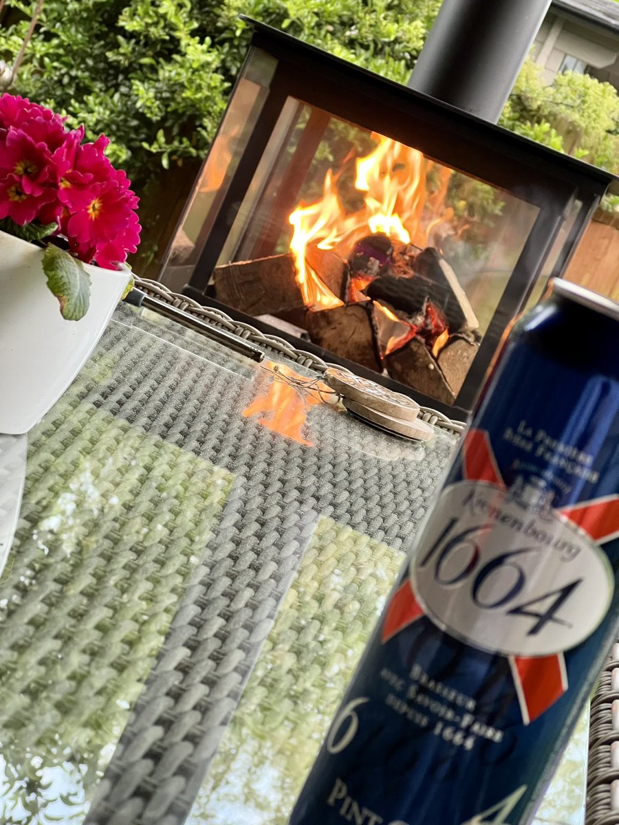 CAM Auto tweet media