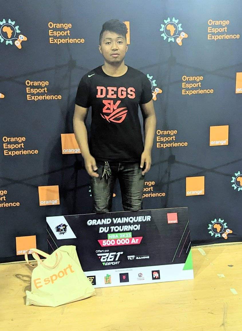 OrangeEsportEXP's tweet photo. Le Champion #OEE2019 et #OEE2022 #Rayan étale toute sa palette... 

CHAMPION TOURNOI INTERUNIVERSITAIRE NBA2K23
VICE CHAMPION EFOOTBALL 2023❤️
3eme place FIFA 23 ❤️
#Polyvalence
#orangeesportexperience
#gascomesport https://t.co/nvWVYALoij